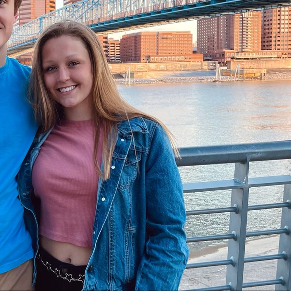 Meet your Posher, Katie - Picture 1 of 1